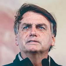 Bolsonaro tenta conter Eduardo, mas deputado insiste em confronto e disputa espaço político