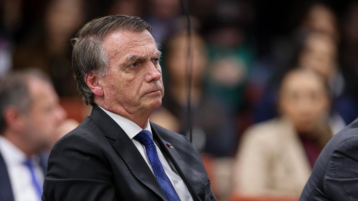 Acórdão abre caminho para prisão em regime fechado de Bolsonaro