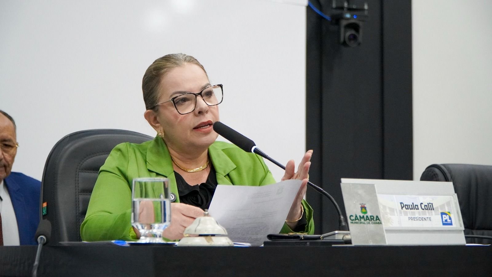 Vereadores ausentes: presidente Paula Calil implementa mudanças no regimento interno