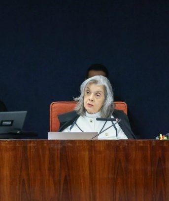 Cármen Lúcia forma maioria no STF por condenação de Bolsonaro