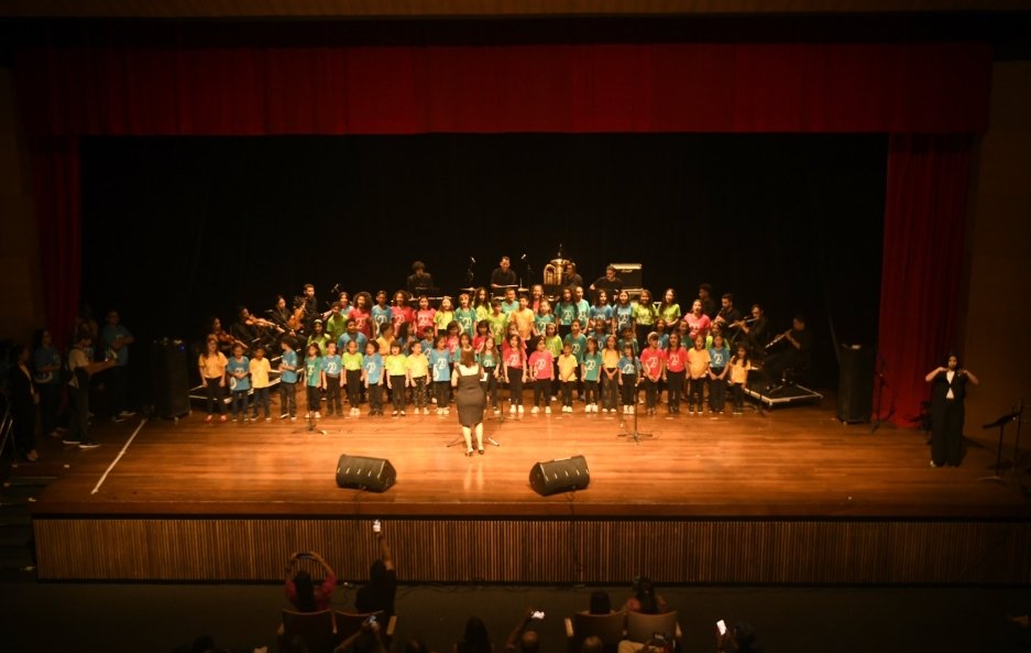 Coros infantis do Instituto Ciranda celebram a obra de Milton Nascimento em concerto alusivo ao dia das crianças