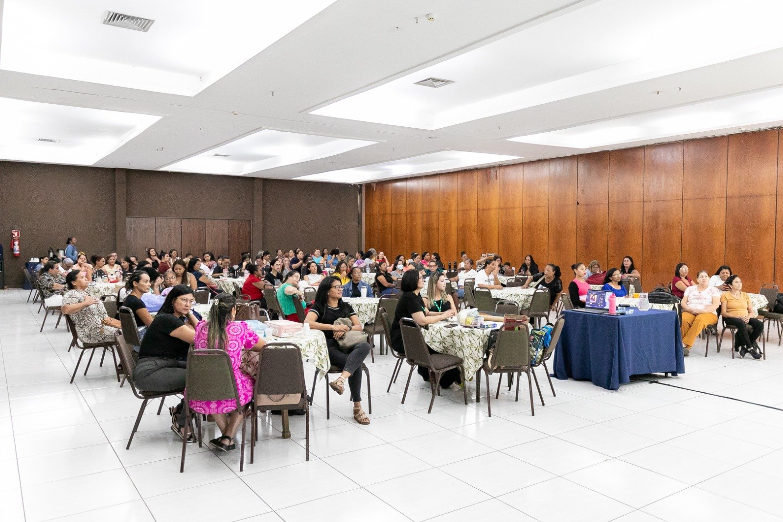 Professores de Cuiabá são qualificados para métodos de aprendizagem com desenhos